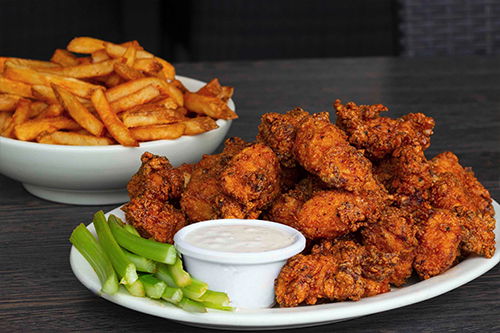 Boneless wings, celery, french fries