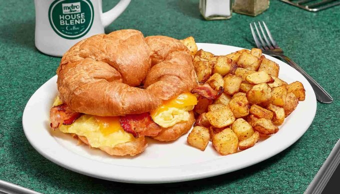 Bacon, Egg & Cheese Croissant